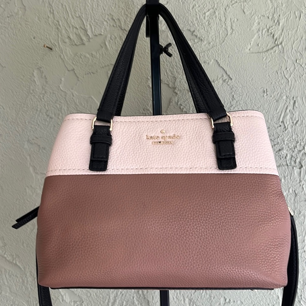 Tri color Kate Spade ♠️ satchel in Tan, taupe, black with removable adjust strap